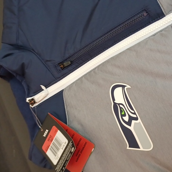 NWT Seattle Seahawks Nike Puffer vest. Right chest silk screen Seahawks logo - Picture 3 of 8